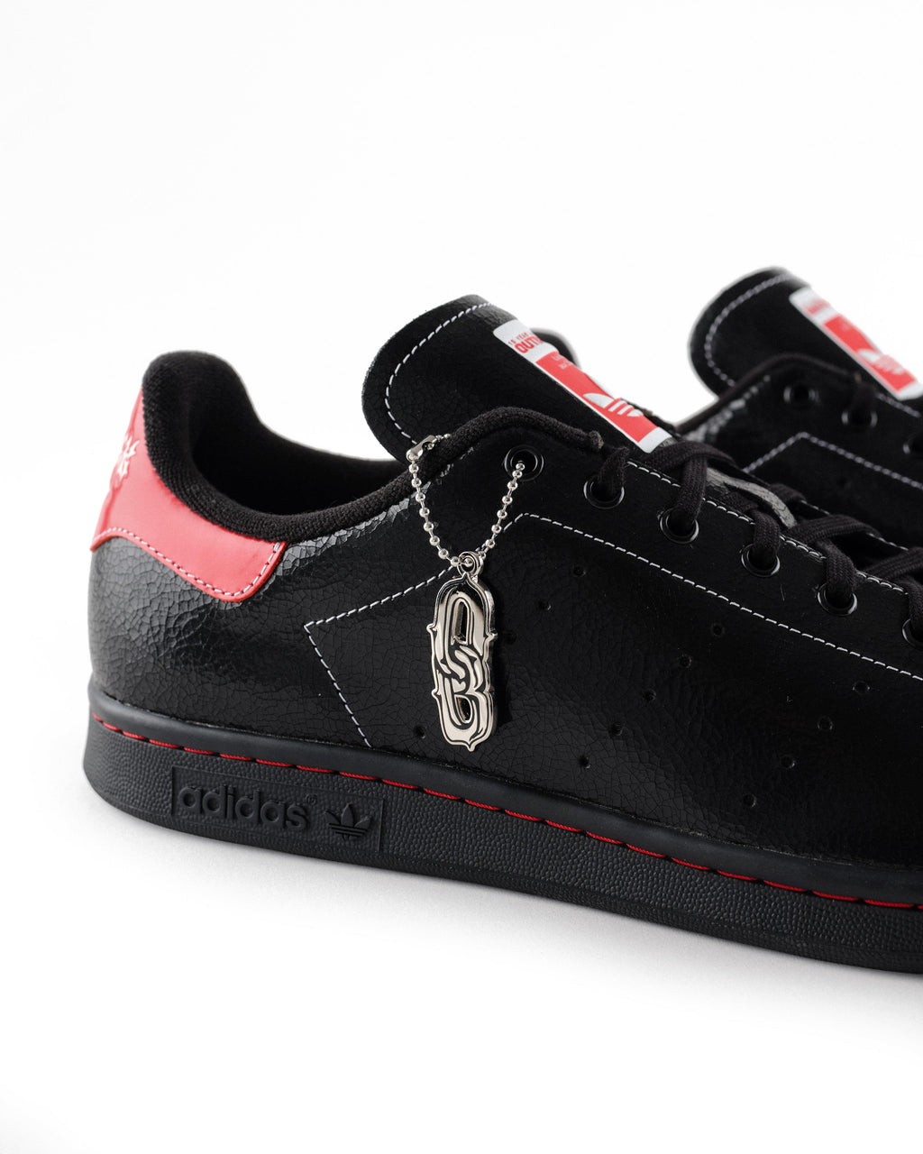 Outbreak® x adidas Stan Smith