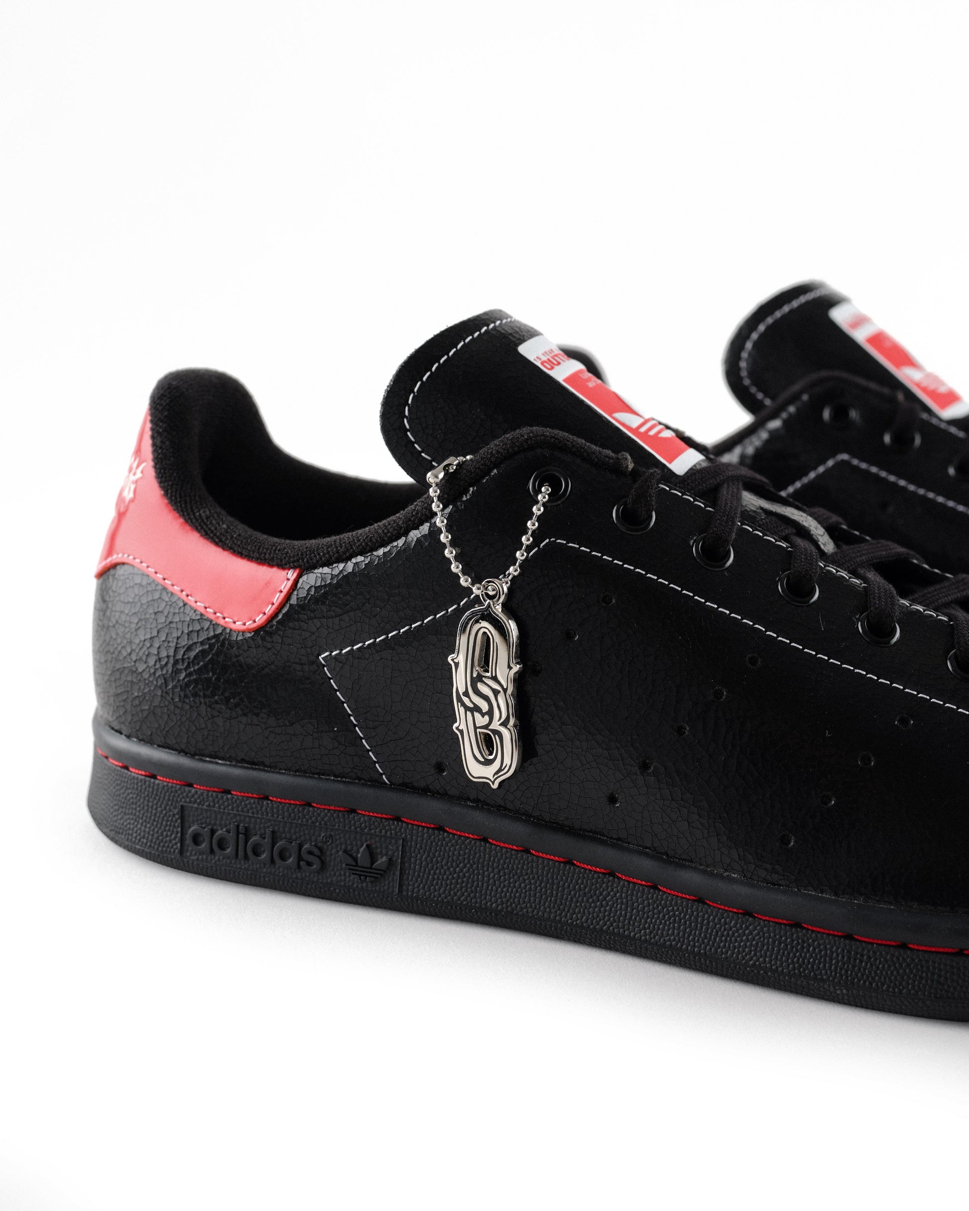 Outbreak® x adidas Stan Smith